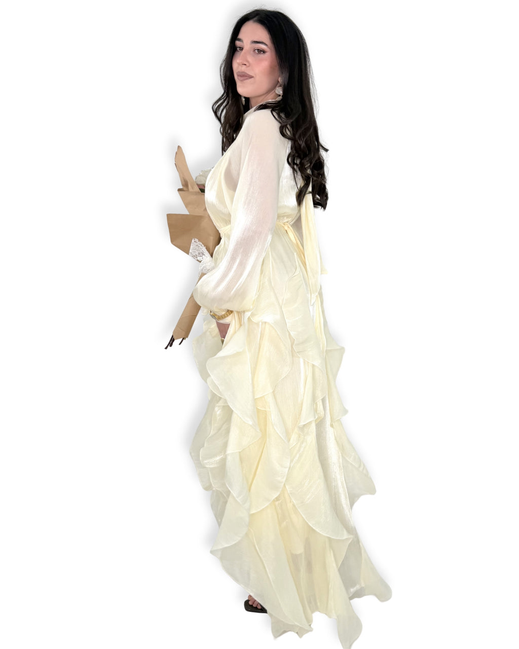 Abito Lungo in Organza Avorio con Balze Romantiche e Maniche Velate