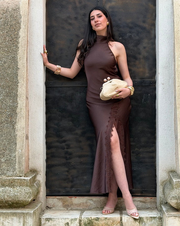 Abito Satin Lace – Schiena Scoperta & Spacco Elegante