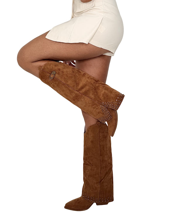 Stivale Texano Alto in Suede Marrone con Borchie
