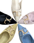 Décolleté Slingback con Logo Gioiello